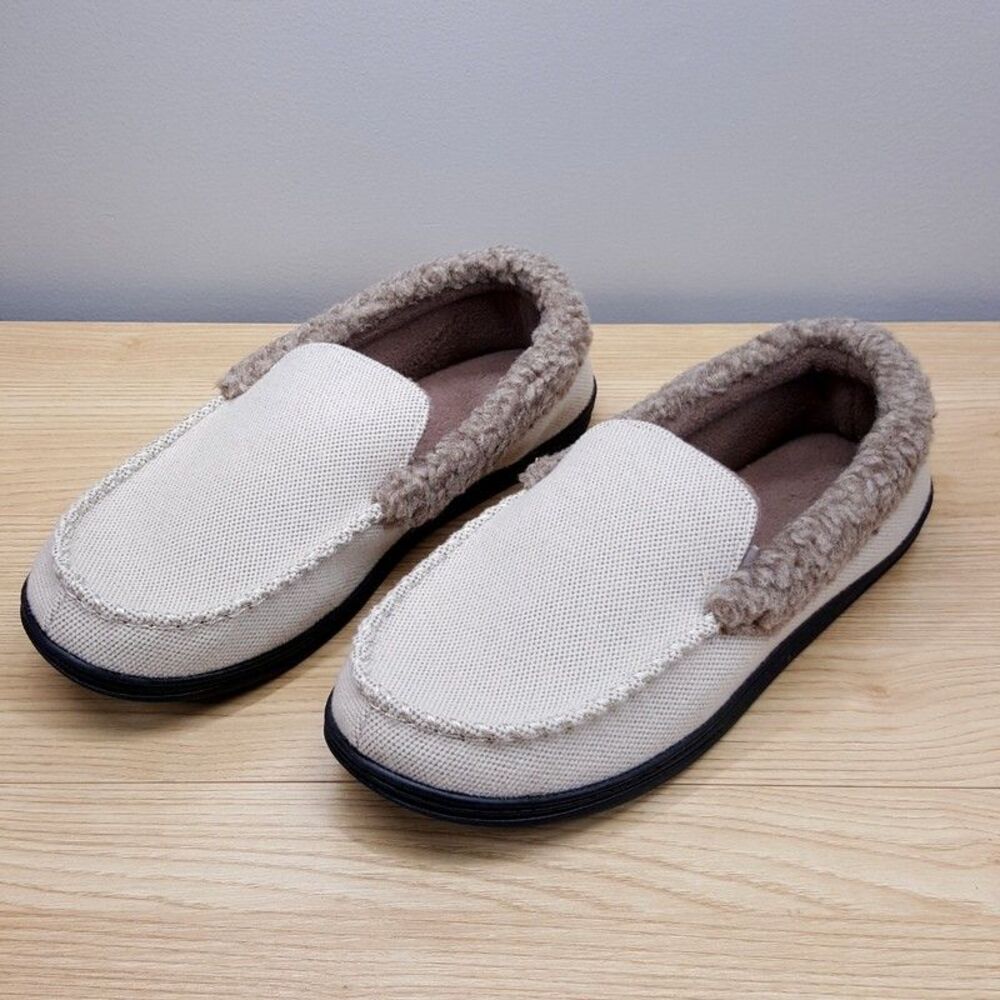 ISOTONER Slippers Mens Size 9.5 10.5 Cream Slip On Plush Lined Gel Memory Foam